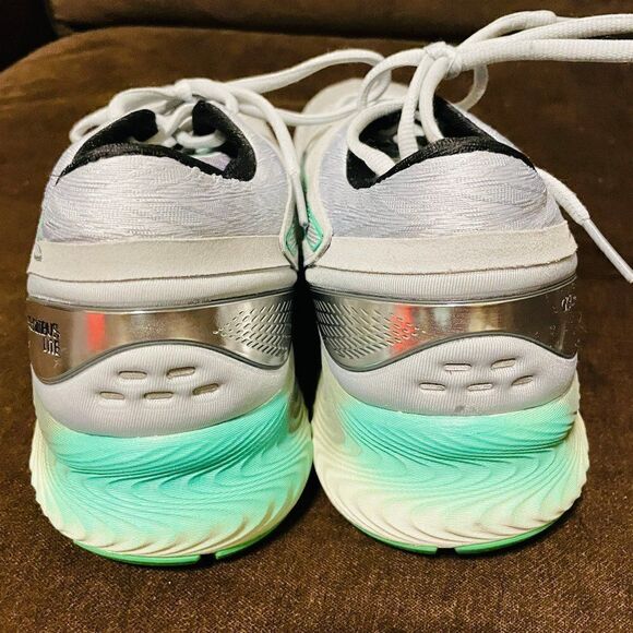 New Asic GEL NIMBUS Lite - Light Grey and Bright Green Mens 7.5 Womens 9 US - Picture 9 of 11